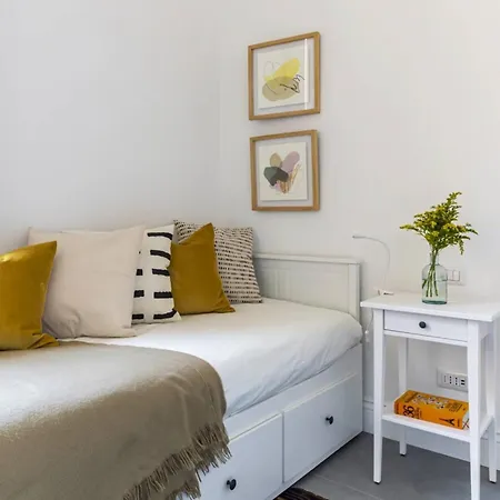 Modern Art - Art Pieces & Eclectic Deco Apartment Florence